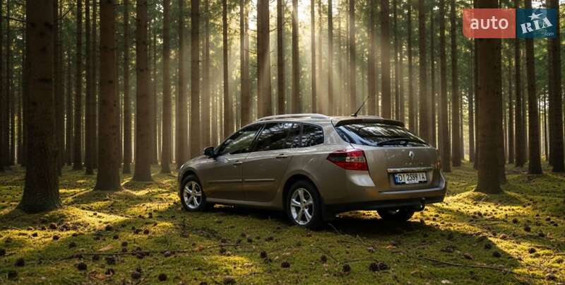 Универсал Renault Laguna 2011 в Ромнах