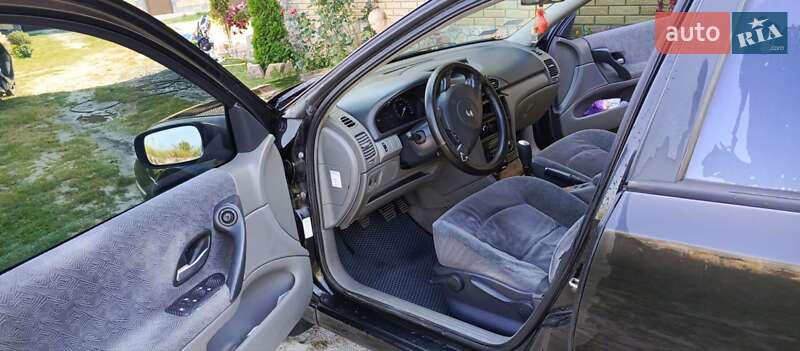 Универсал Renault Laguna 2002 в Ровно