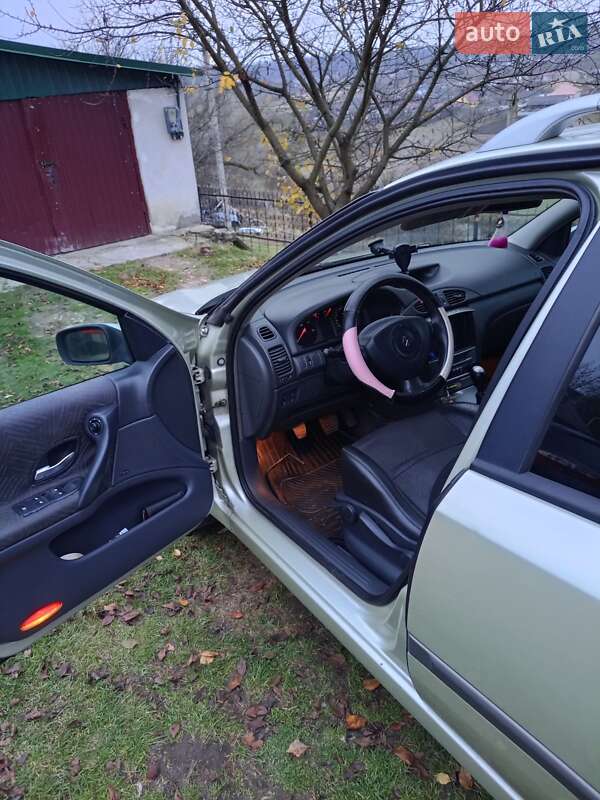 Универсал Renault Laguna 2001 в Гусятине