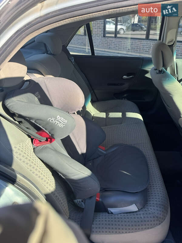 Лифтбек Renault Laguna 2003 в Ивано-Франковске фото 8 Лифтбек Renault Laguna 2003 в Ивано-Франковске