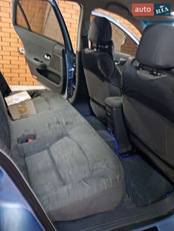 Лифтбек Renault Laguna 2003 в Ромнах фото 4 Лифтбек Renault Laguna 2003 в Ромнах