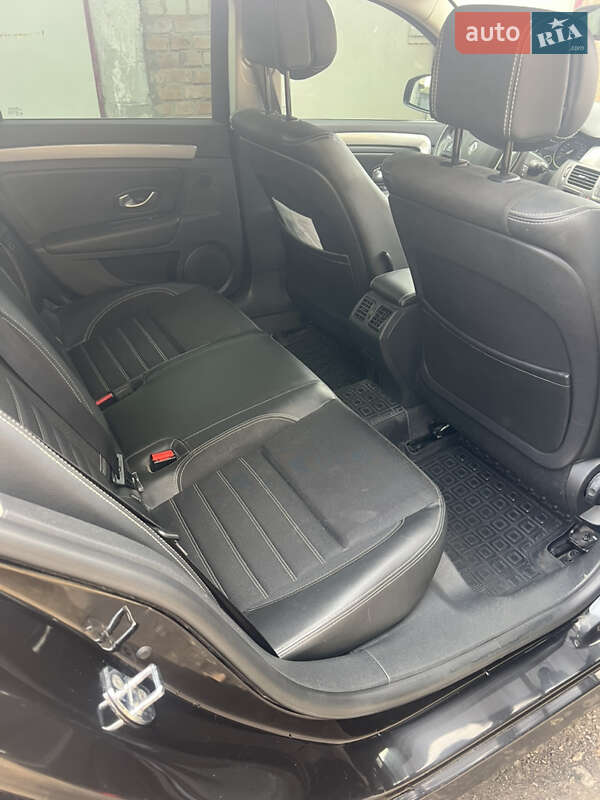 Универсал Renault Laguna 2014 в Хороле фото 8 Универсал Renault Laguna 2014 в Хороле