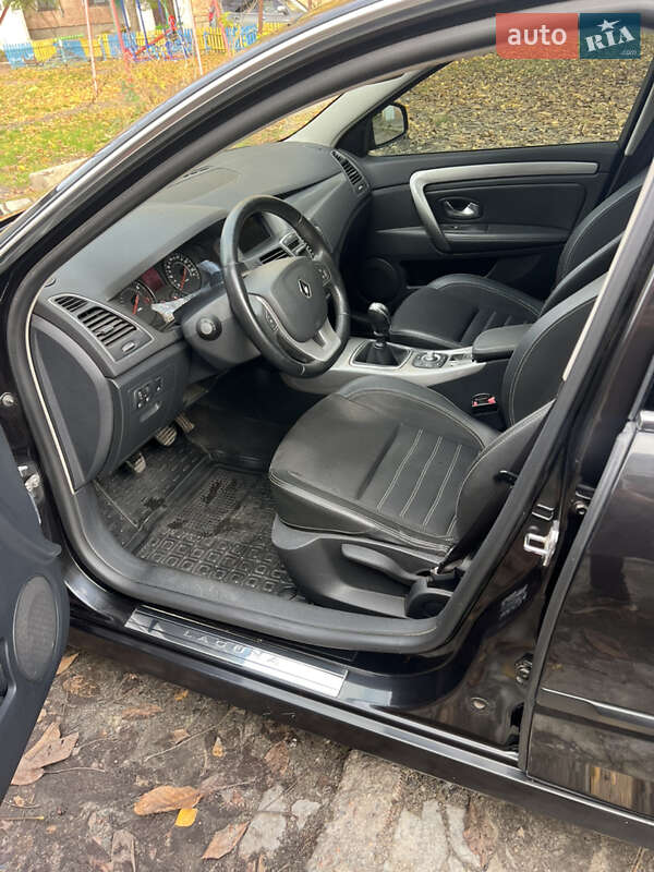 Универсал Renault Laguna 2014 в Хороле фото 12 Универсал Renault Laguna 2014 в Хороле