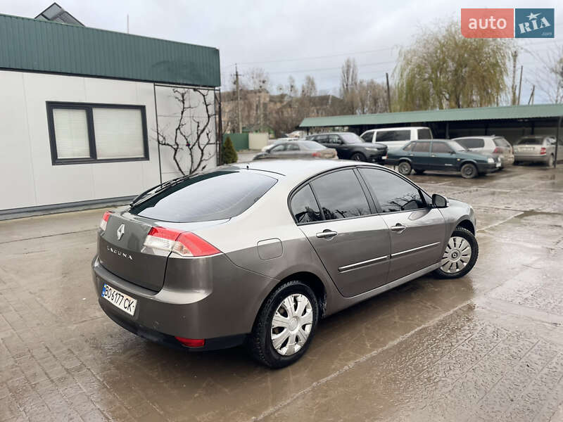 Лифтбек Renault Laguna 2008 в Теофиполе