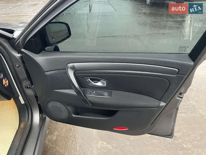 Лифтбек Renault Laguna 2008 в Теофиполе