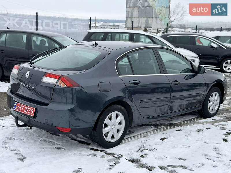 Ліфтбек Renault Laguna 2010 в Рівному