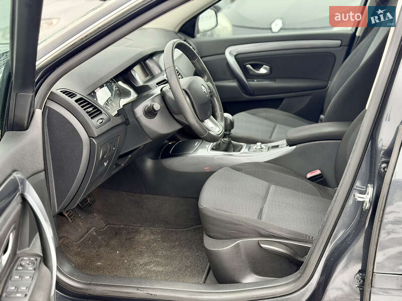 Ліфтбек Renault Laguna 2010 в Рівному