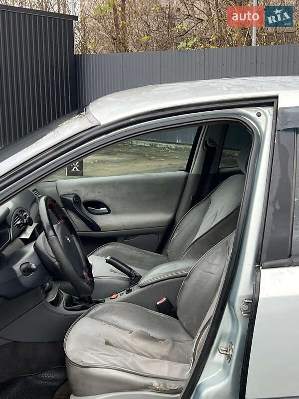 Лифтбек Renault Laguna 2002 в Ровно фото 17 Лифтбек Renault Laguna 2002 в Ровно