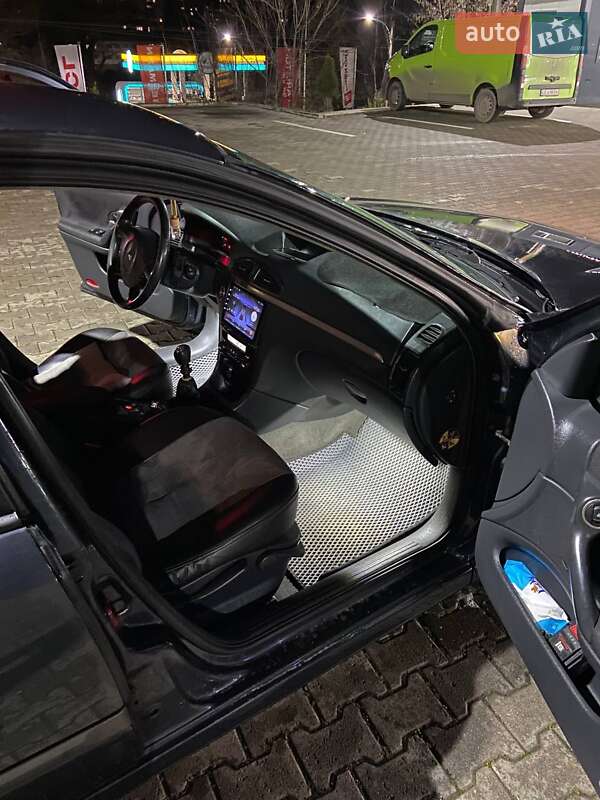 Ліфтбек Renault Laguna 2005 в Чернівцях