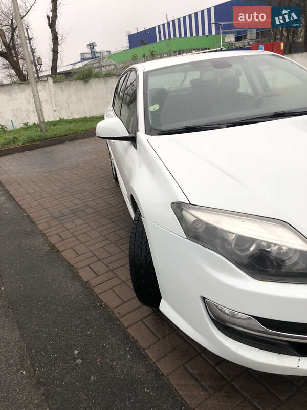 Ліфтбек Renault Laguna 2014 в Києві фото 5 Ліфтбек Renault Laguna 2014 в Києві