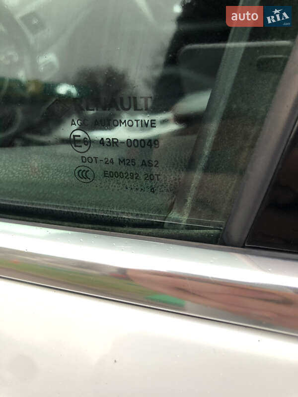 Ліфтбек Renault Laguna 2014 в Києві фото 19 Ліфтбек Renault Laguna 2014 в Києві