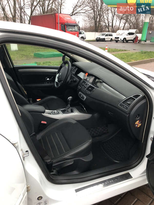Ліфтбек Renault Laguna 2014 в Києві фото 34 Ліфтбек Renault Laguna 2014 в Києві