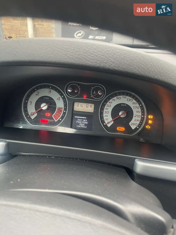 Лифтбек Renault Laguna 2005 в Киеве