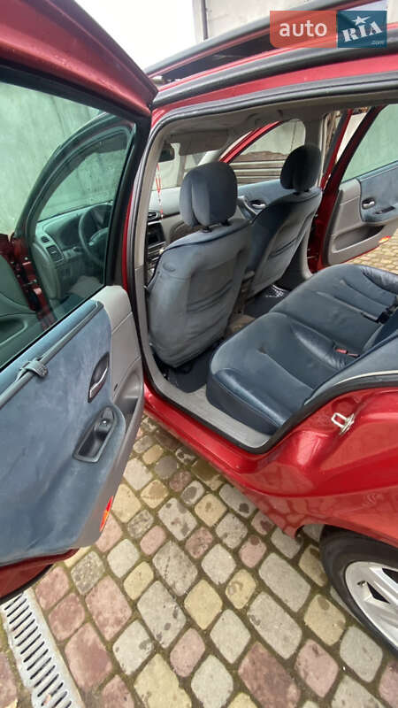 Универсал Renault Laguna 2003 в Ивано-Франковске фото 12 Универсал Renault Laguna 2003 в Ивано-Франковске