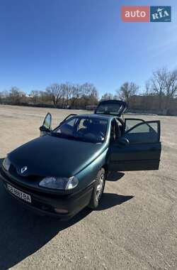 Лифтбек Renault Laguna 1998 в Мене