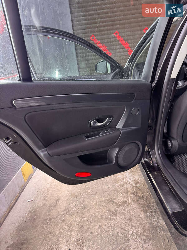 Универсал Renault Laguna 2010 в Киеве фото 5 Универсал Renault Laguna 2010 в Киеве