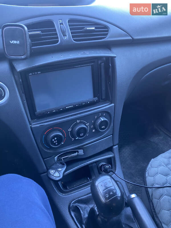 Лифтбек Renault Laguna 2004 в Тернополе