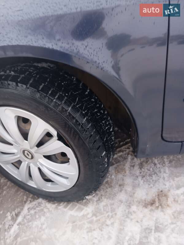 Лифтбек Renault Laguna 2003 в Мостиске