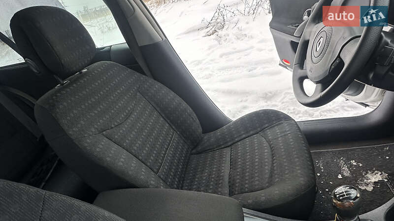 Ліфтбек Renault Laguna 2005 в Києві фото 34 Ліфтбек Renault Laguna 2005 в Києві