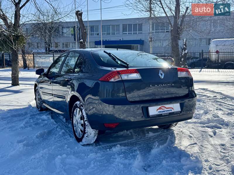 Лифтбек Renault Laguna 2010 в Киеве