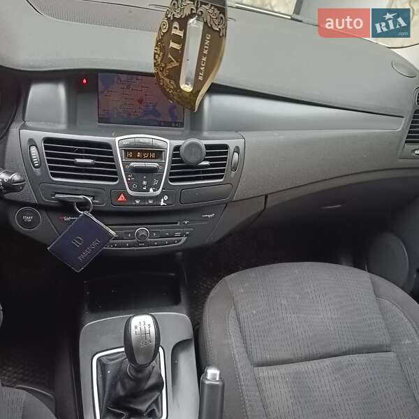 Ліфтбек Renault Laguna 2009 в Чернівцях