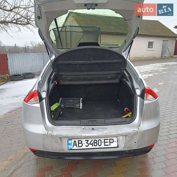 Ліфтбек Renault Laguna 2009 в Чернівцях