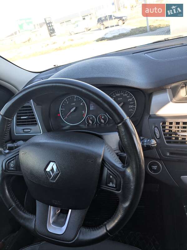 Ліфтбек Renault Laguna 2011 в Львові