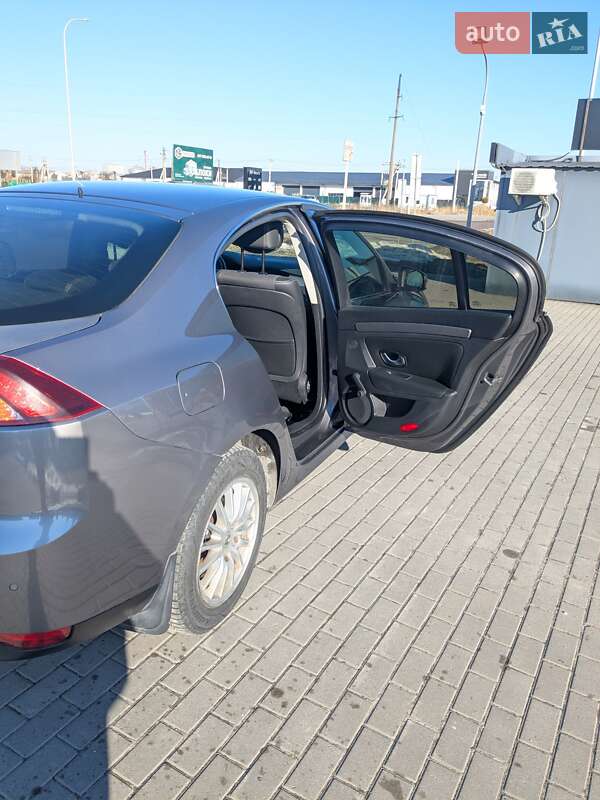 Ліфтбек Renault Laguna 2011 в Львові