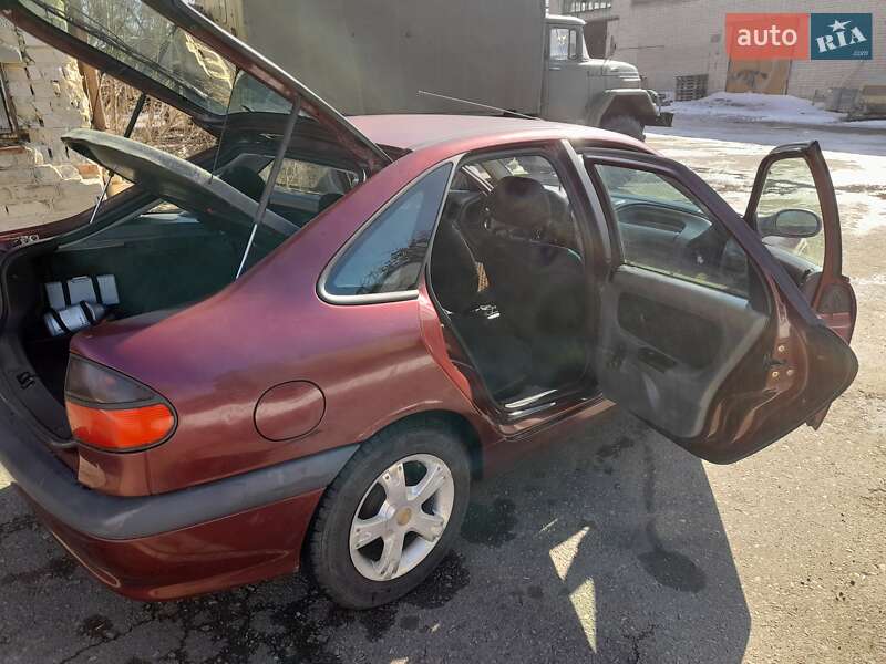 Лифтбек Renault Laguna 1995 в Ровно