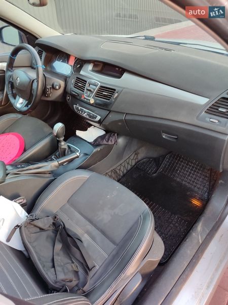 Ліфтбек Renault Laguna 2011 в Сарнах