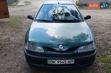 Ліфтбек Renault Laguna 1997 в Вараші
