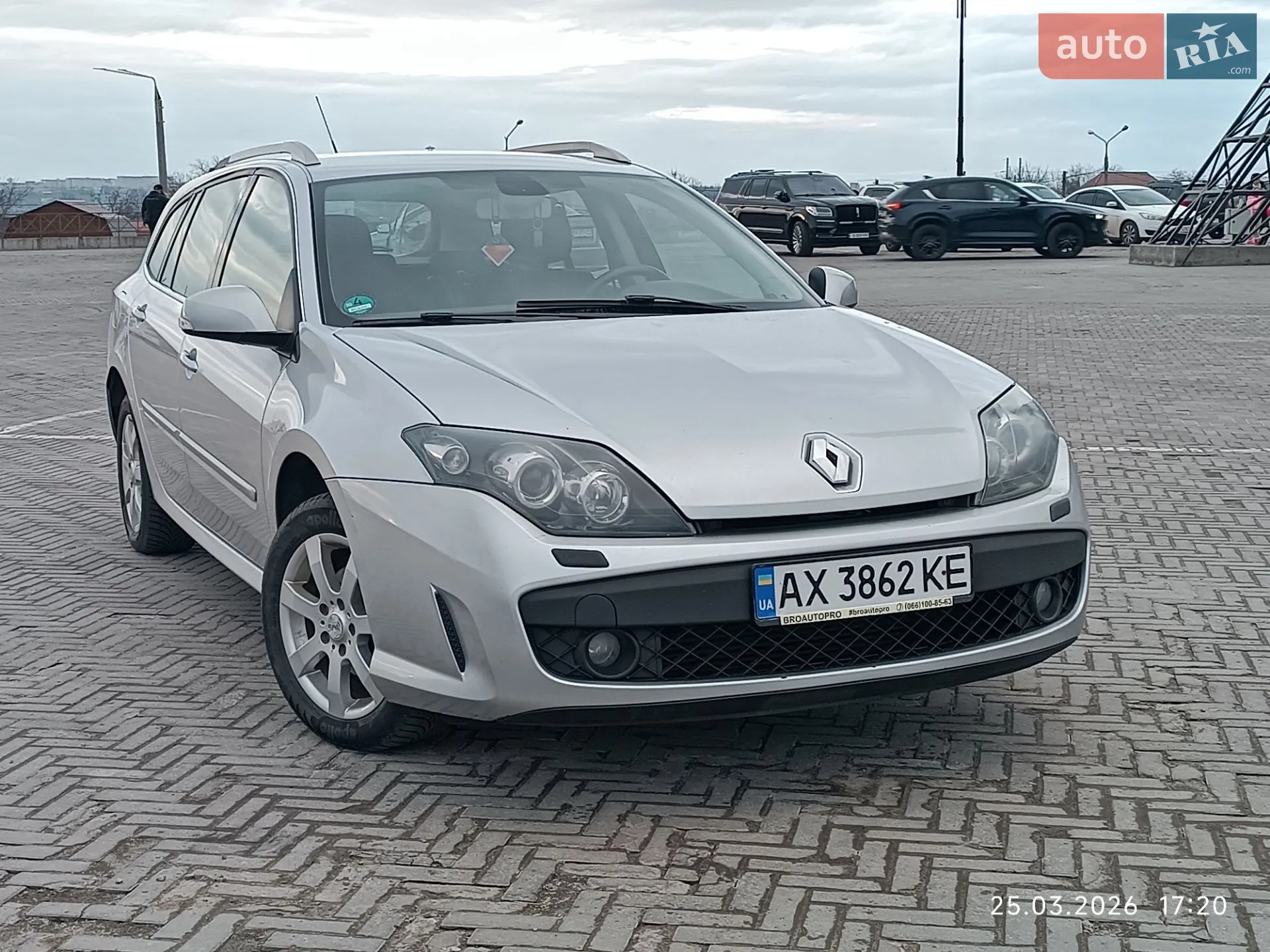 2010 Renault Laguna - фото 1