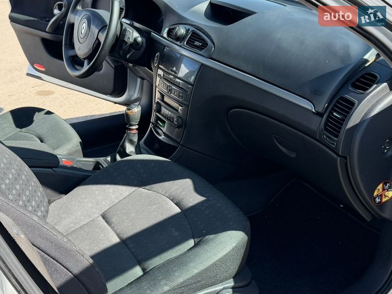 Лифтбек Renault Laguna 2005 в Киеве