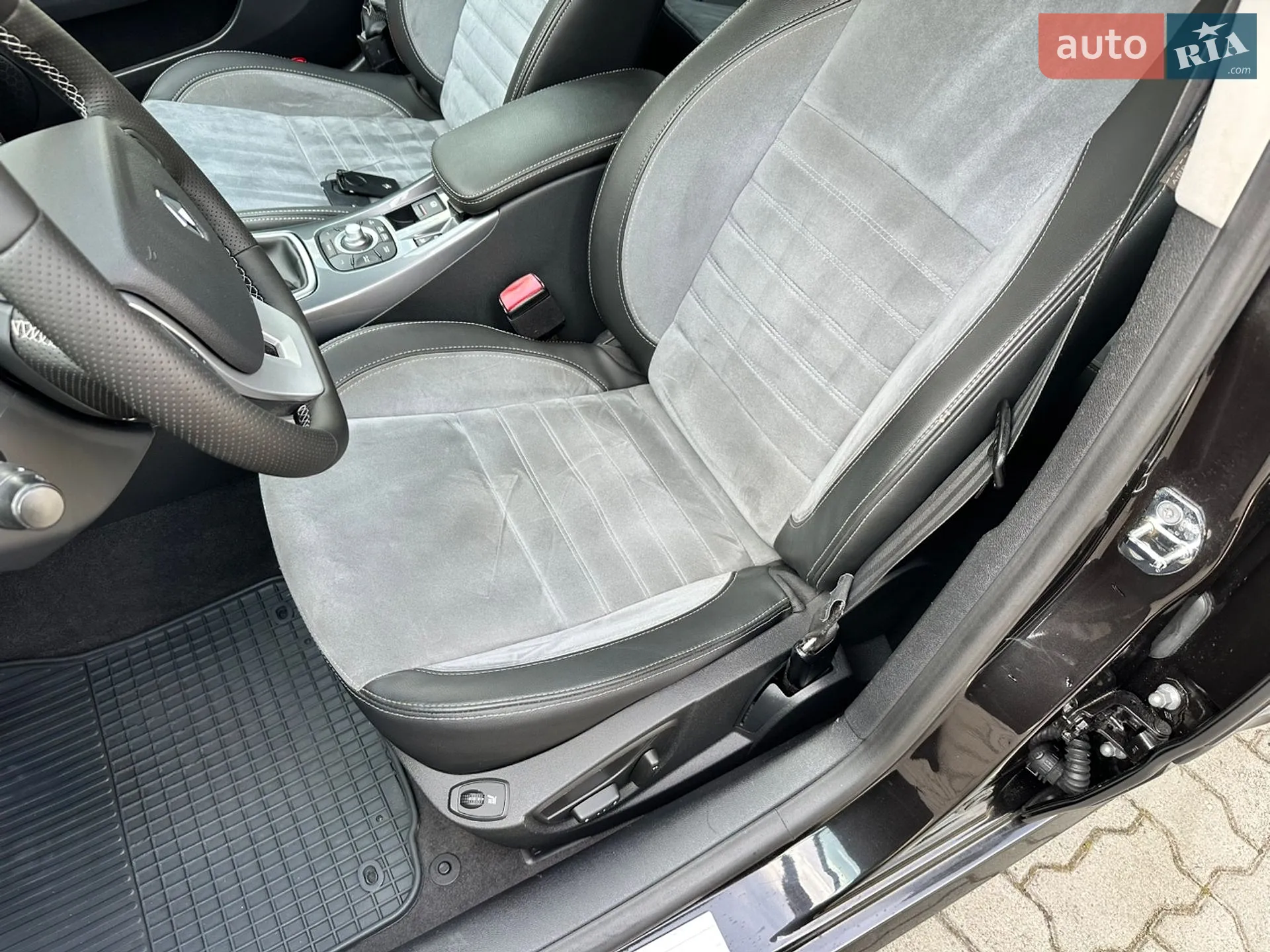 2011 Renault Laguna - мініатюра 76