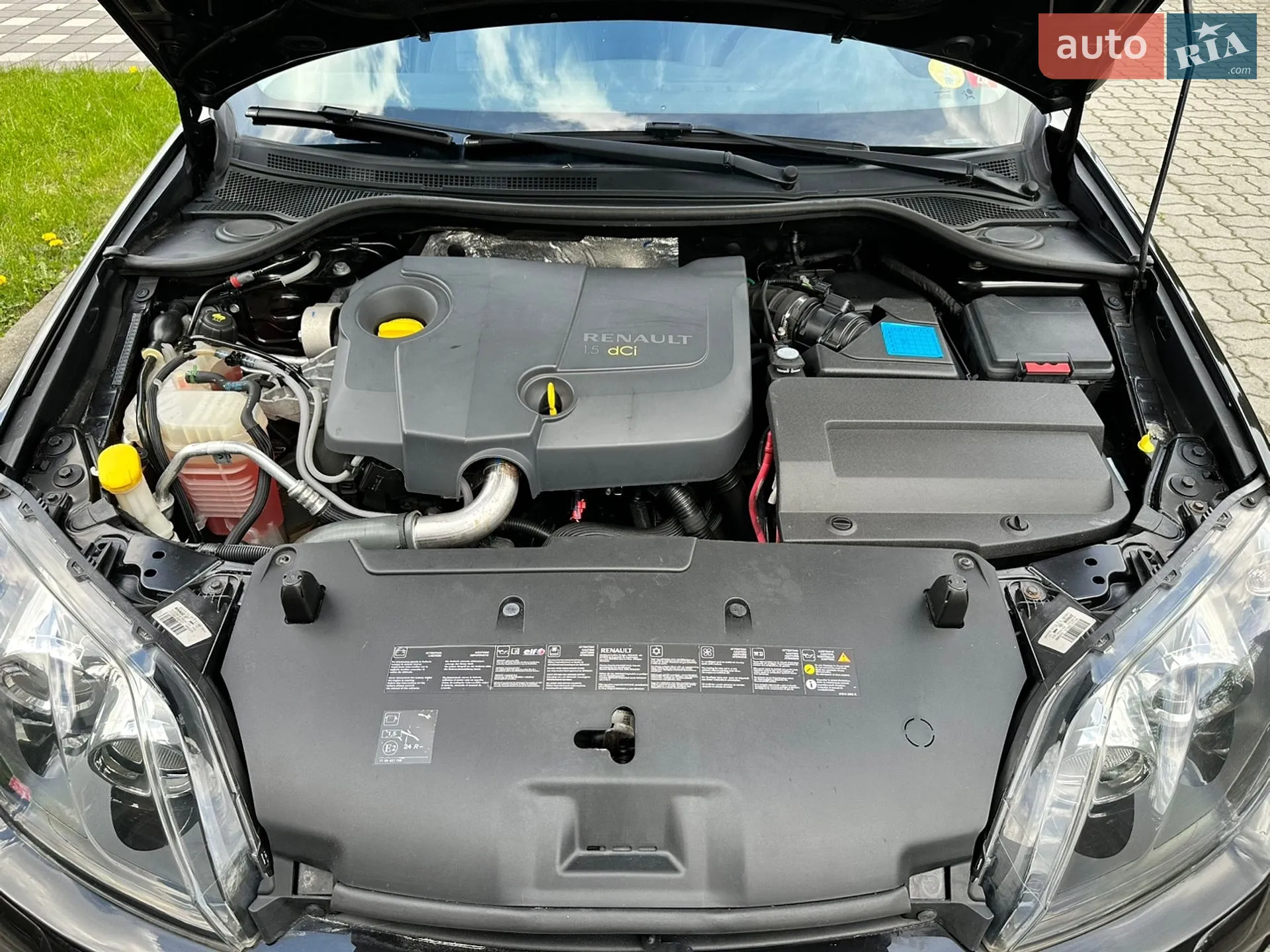 2011 Renault Laguna - мініатюра 131