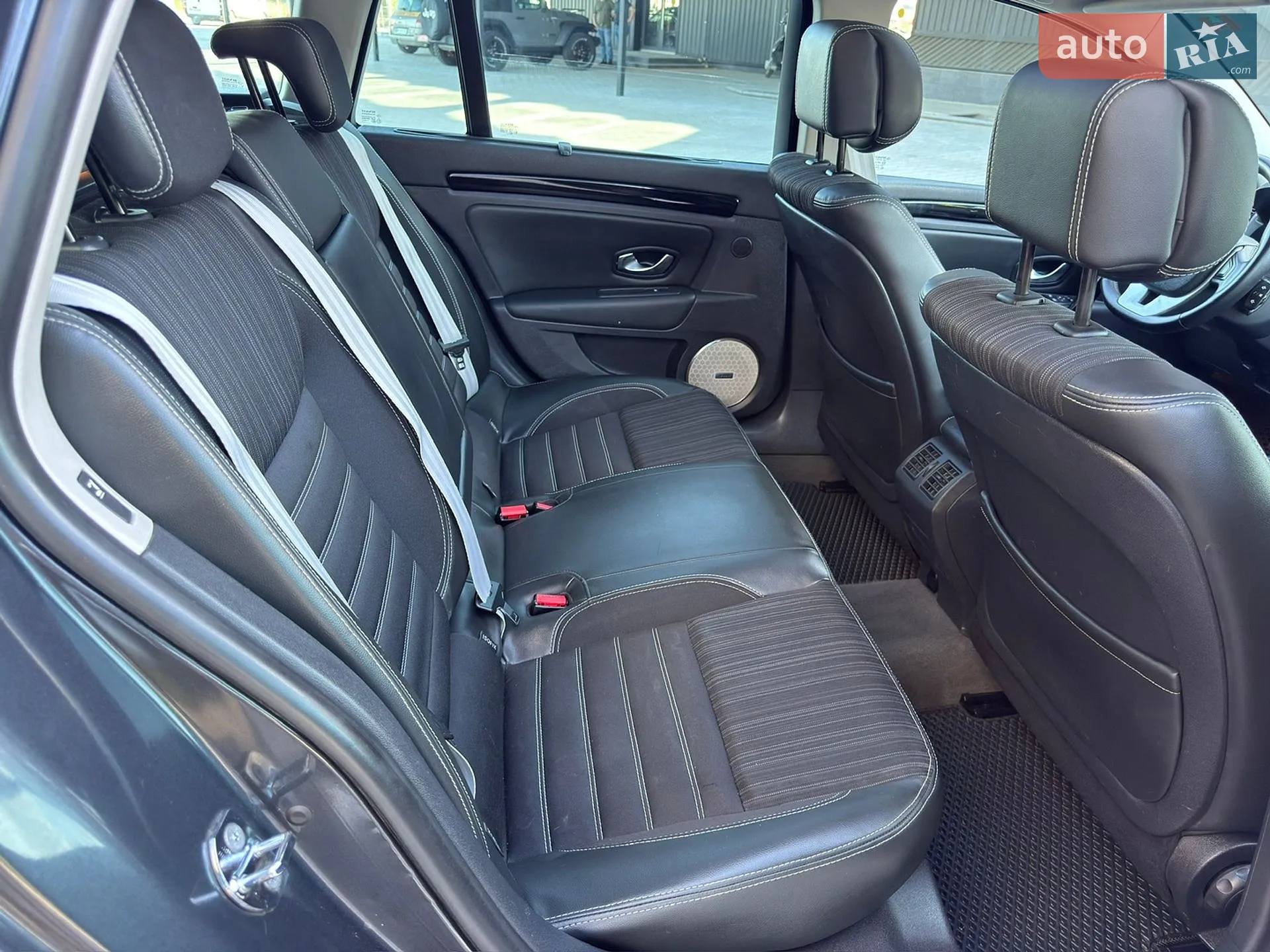 2014 Renault Laguna - мініатюра 36