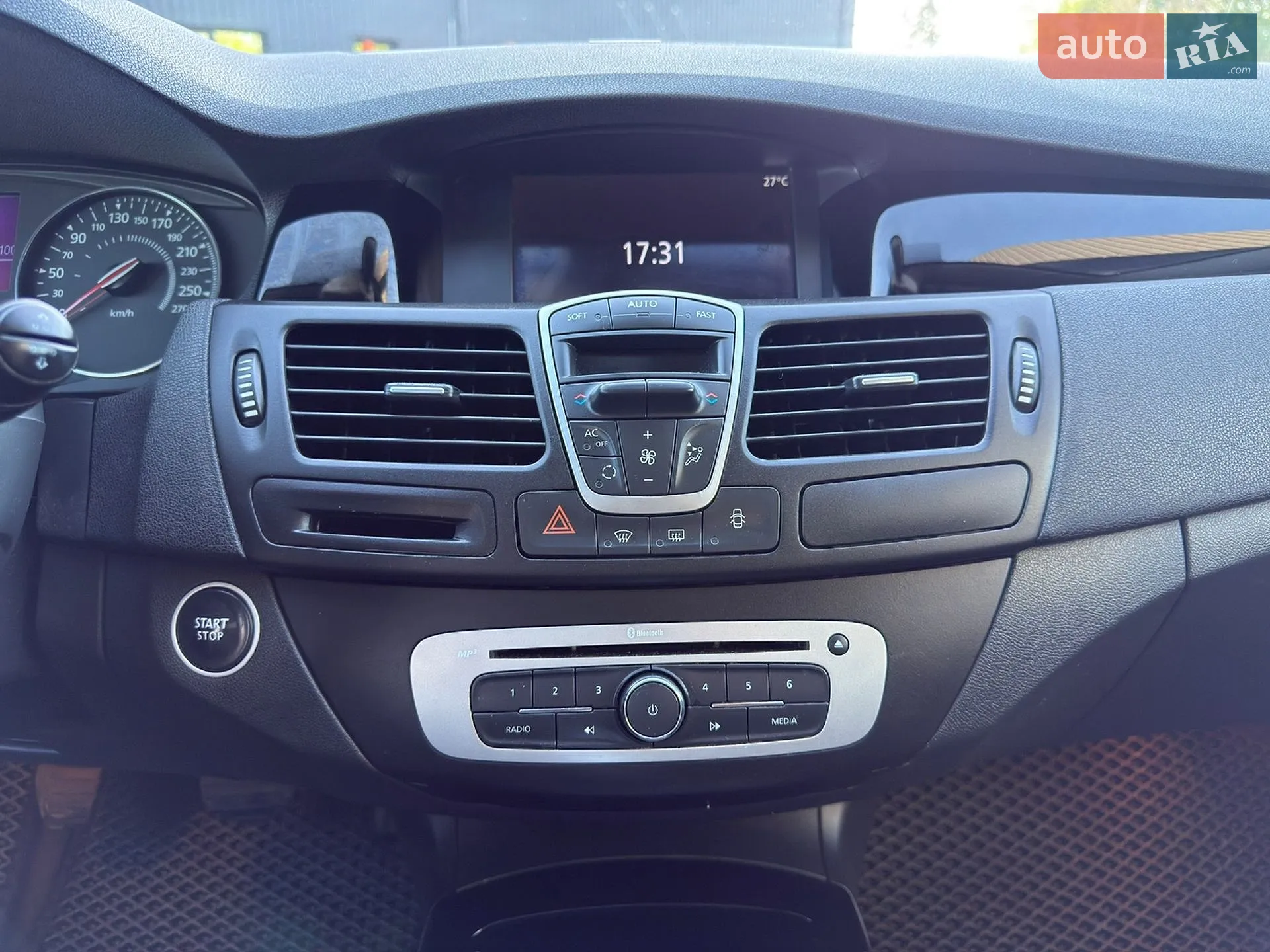 2014 Renault Laguna - мініатюра 41