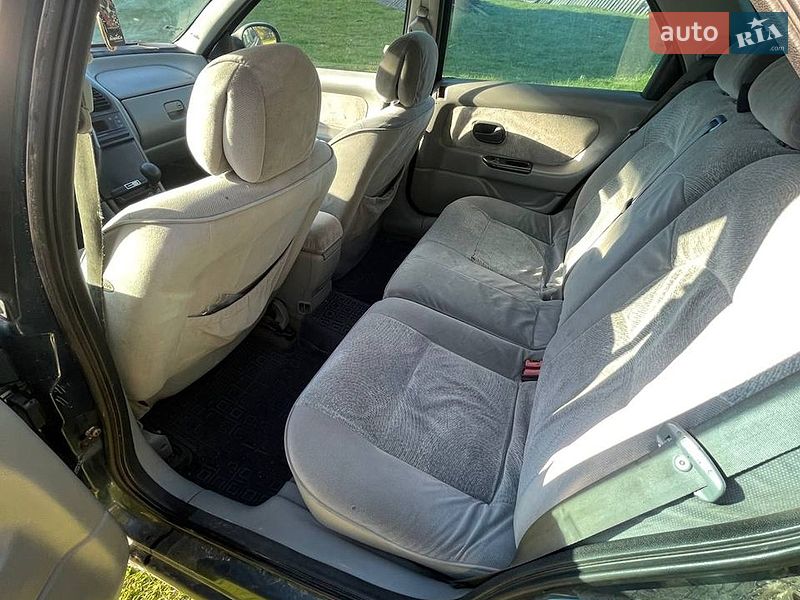 Универсал Renault Laguna 2001 в Яворове
