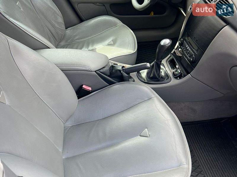 Лифтбек Renault Laguna 2002 в Тернополе