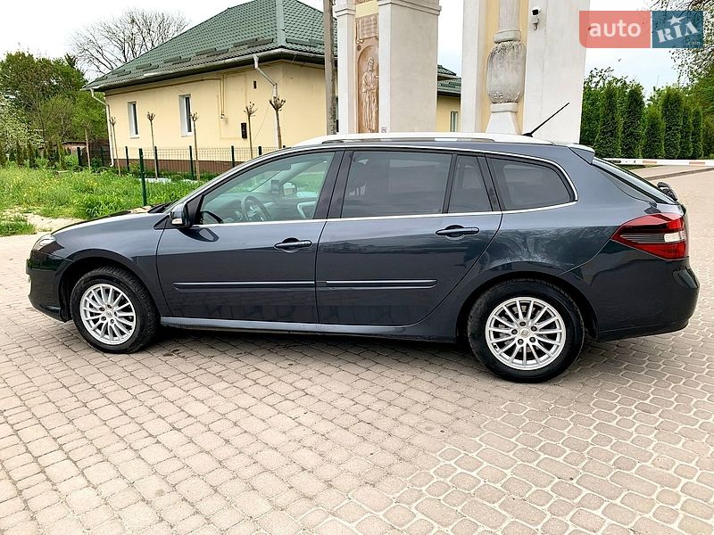 Универсал Renault Laguna 2010 в Остроге