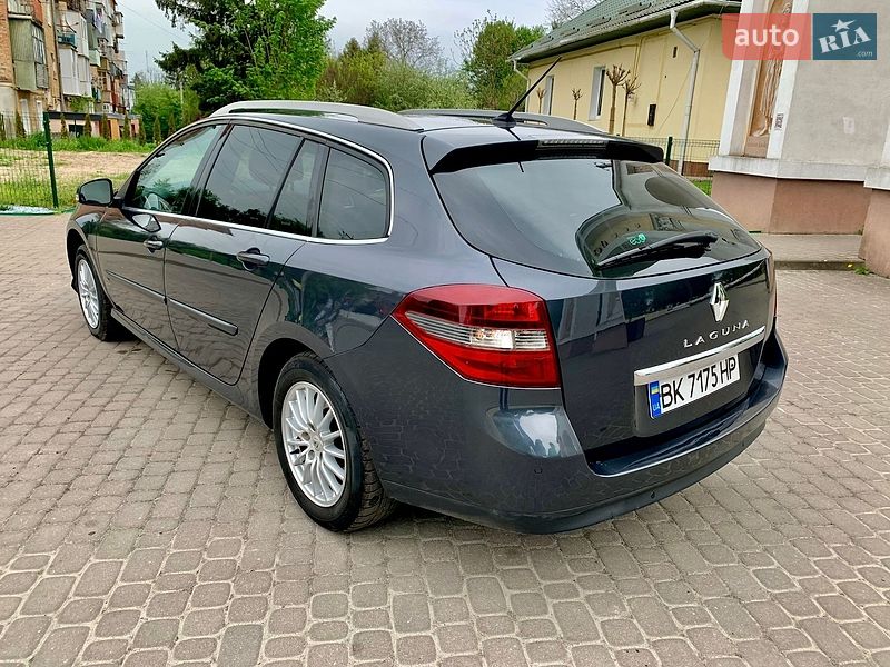 Универсал Renault Laguna 2010 в Остроге