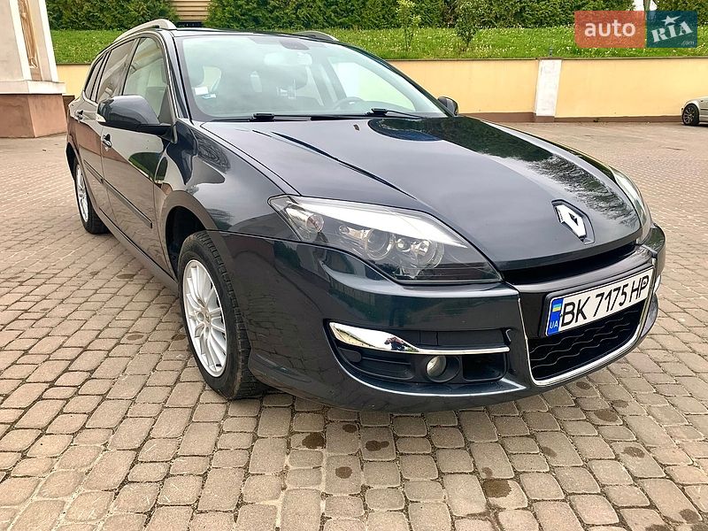 Универсал Renault Laguna 2010 в Остроге