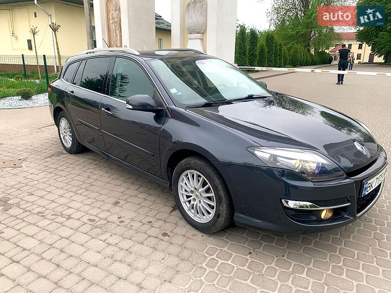 Универсал Renault Laguna 2010 в Остроге