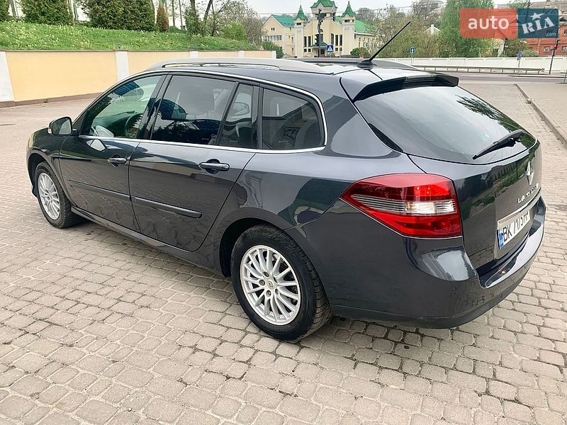 Универсал Renault Laguna 2010 в Остроге