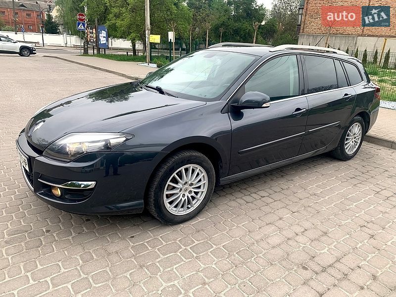 Универсал Renault Laguna 2010 в Остроге