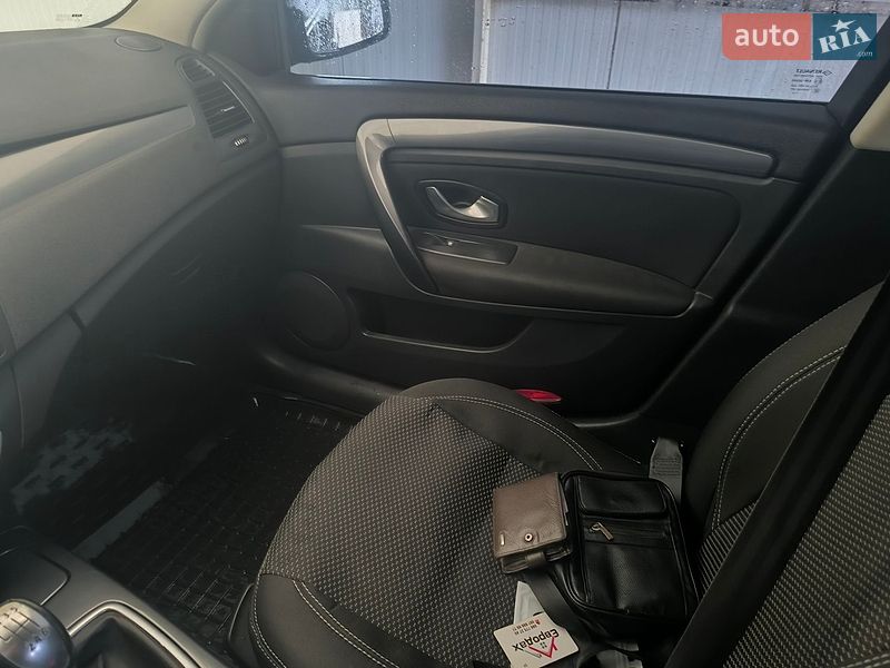Лифтбек Renault Laguna 2010 в Красилове фото 5 Лифтбек Renault Laguna 2010 в Красилове