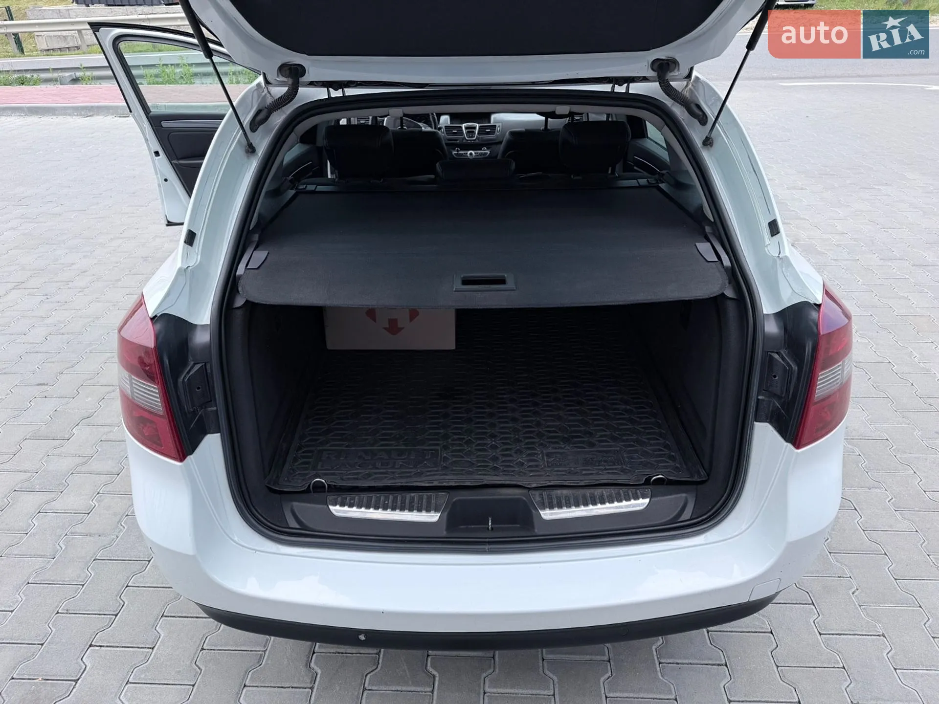 2010 Renault Laguna - мініатюра 28
