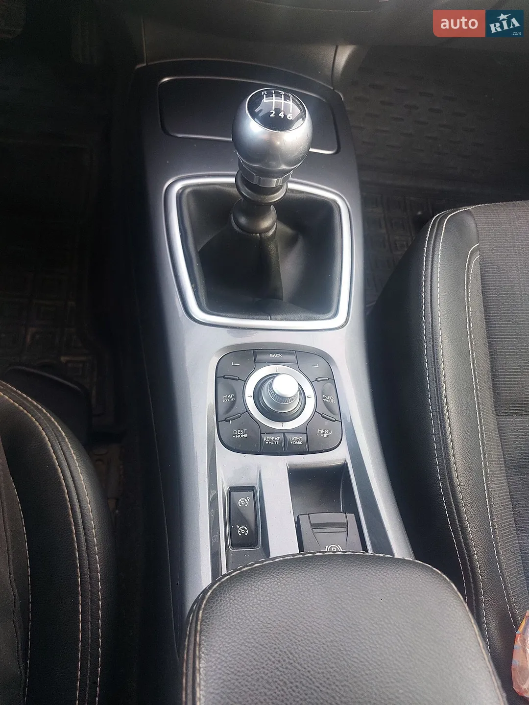 2010 Renault Laguna - мініатюра 28