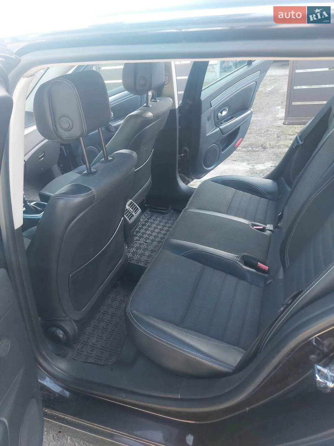 2010 Renault Laguna - мініатюра 30