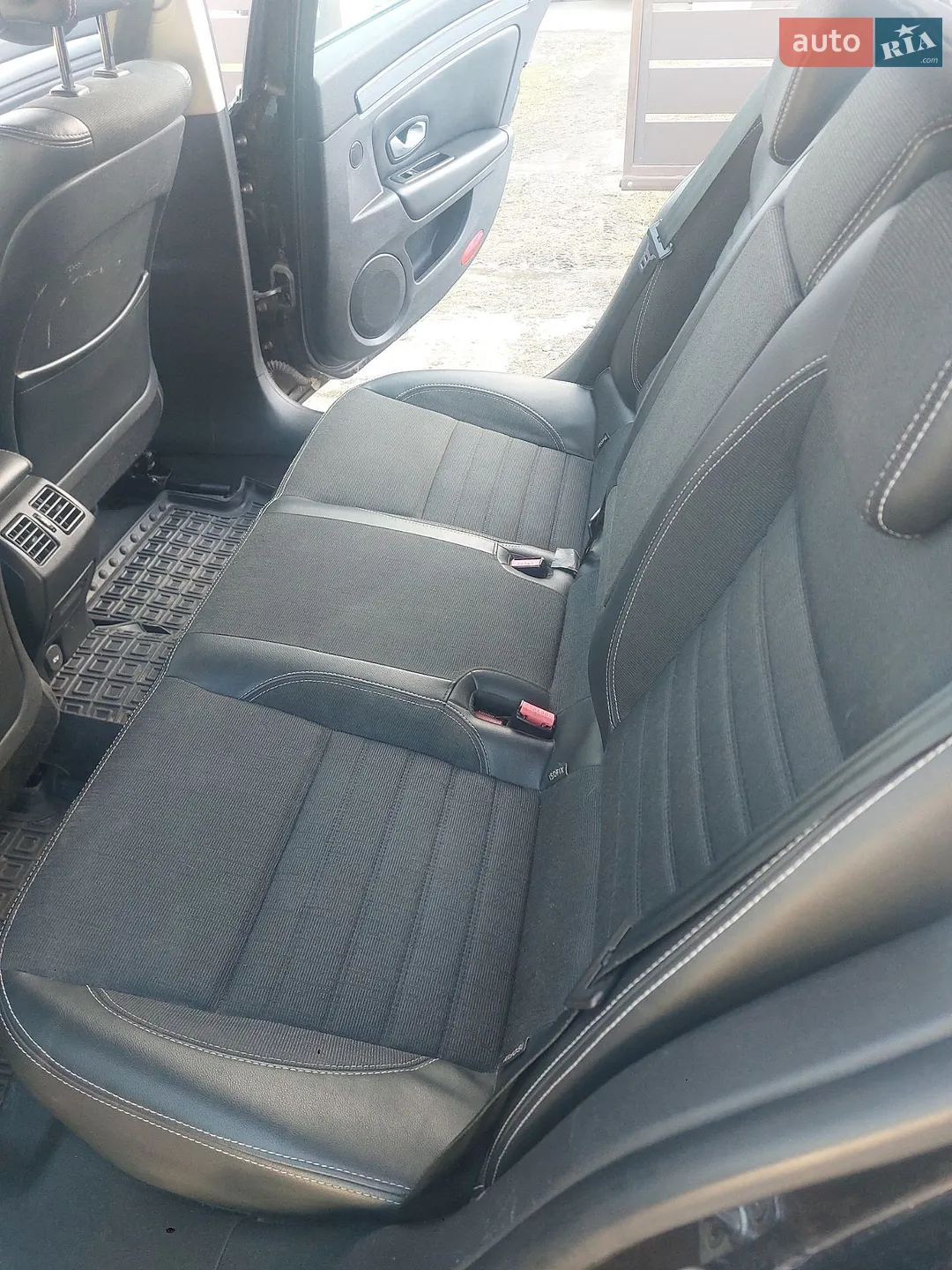 2010 Renault Laguna - мініатюра 33